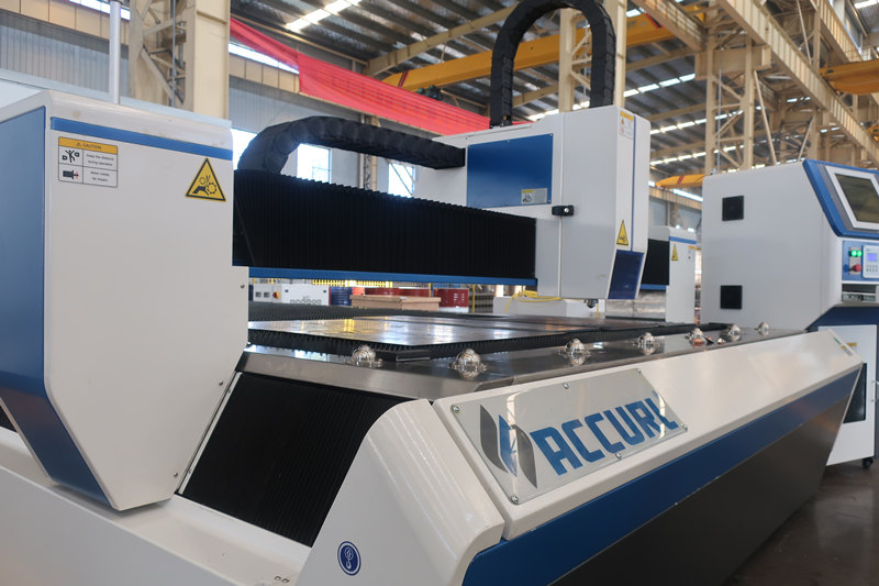 Các nhà sản xuất máy cắt laser CNC 1000W của ACCURL với IPG 1KW
