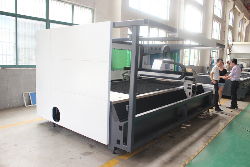 Máy cắt laser kim loại tấm IPG 700w Trung Quốc Nhà sản xuất Trung Quốc