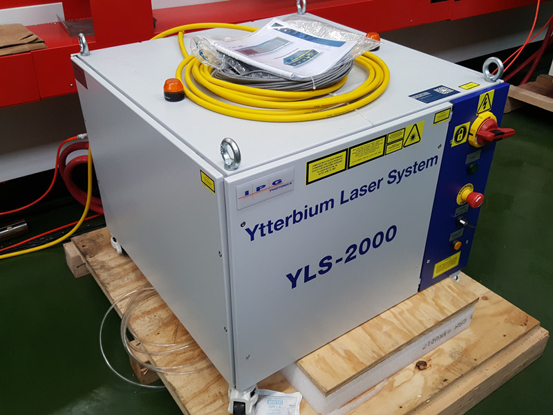 Laser IPG YLS-2000 watt Nguồn laser cho máy cắt laser chính xác 2kw